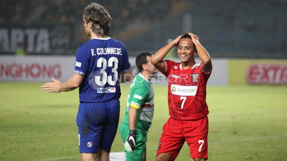 Ekspresi kekecewaan pemain Primavera Baretti, Ilham Romadona (kanan) usai gagal mencetak gol.